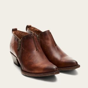 FRYE Women's Sacha Cognac Brown Leather Moto Shootie Western Boot 10B